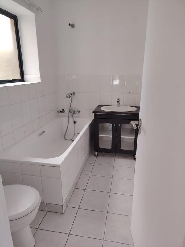 To Let 3 Bedroom Property for Rent in Somerset West Western Cape